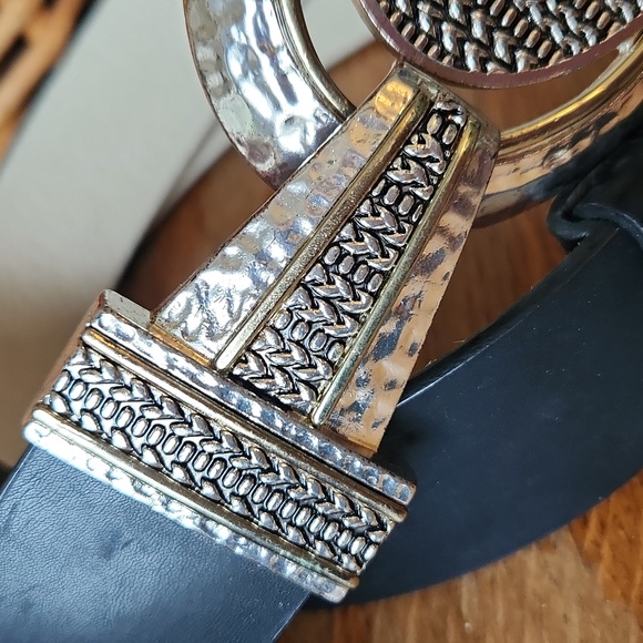 Chicos Silver Gold Black Hammered Metal Leather Belt 43" - Picture 2 of 13